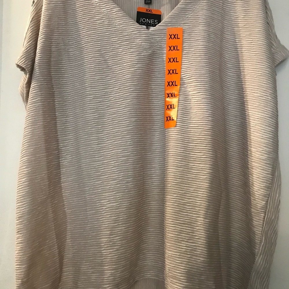 Jones New York woman’s Beige Striped Short Sleeve Tee